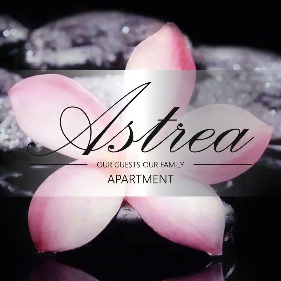 Astrea Hotel กาแซร์ตา ภายนอก รูปภาพ